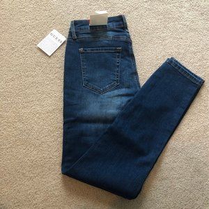 NWT GUESS skinny jeans